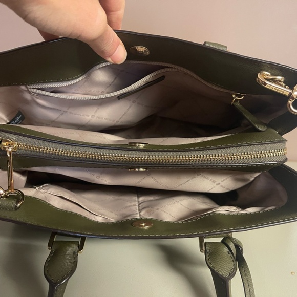 Michael Kors Olive Green Savannah Bag - Picture 3 of 9